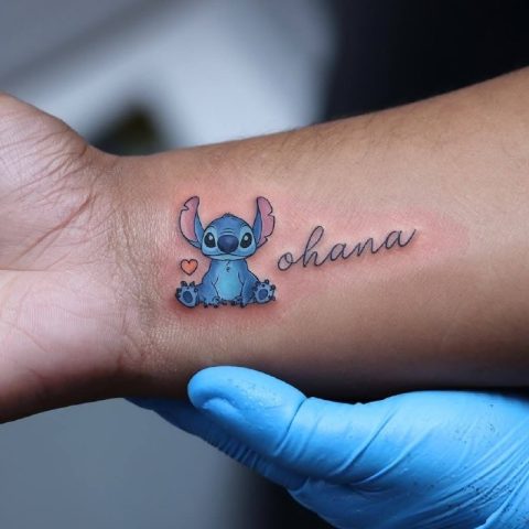 Женские татуировки: Нравится Стич ?