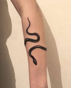 Женские татуировки: Тату змейка