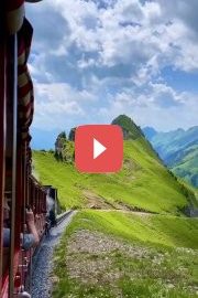 Живописная прогулка в Альпах Швейцарии по уникальной горной железной дороге на ретро поезде